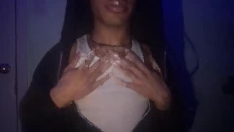 SolaceEve online show from December 8, 2024, 4:04 am