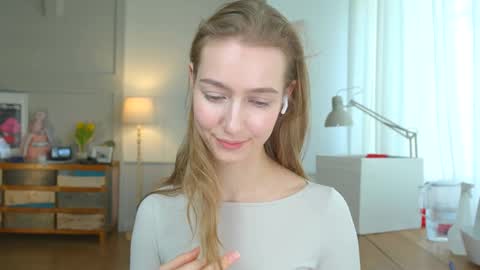 Bella online show from February 2, 2025, 2:13 pm