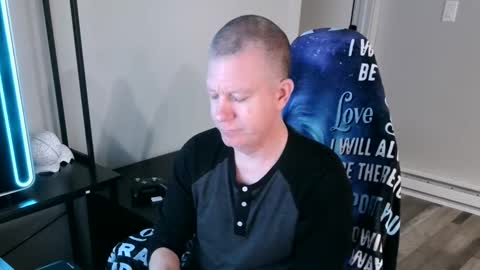 just ask  online show from September 22, 2025, 4:09 pm