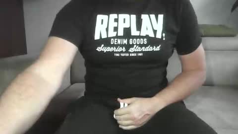 Sole Obedient online show from November 10, 2025, 7:29 am