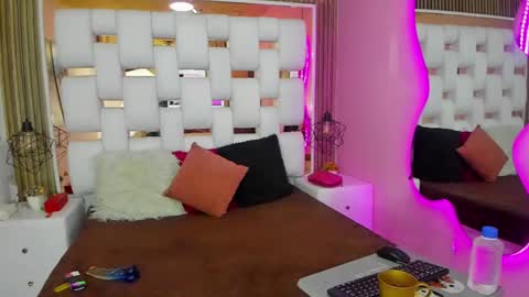 Sol Evans online show from February 25, 2025, 1:06 pm