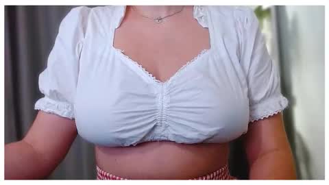 Snapshot of solisgaby chatting on September 8, 2025, 3:44 pm Gaby Solis online show from September 8, 2025, 3:44 pm