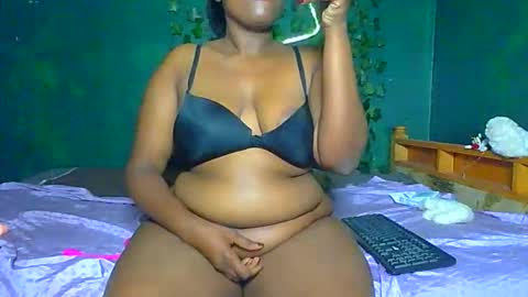 Snapshot of sollybunny chatting on May 19, 2026, 3:24 am Solly bunny online show from May 19, 2026, 3:24 am