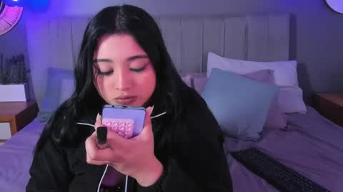 solo_brattdoll online show from May 23, 2026, 12:53 pm