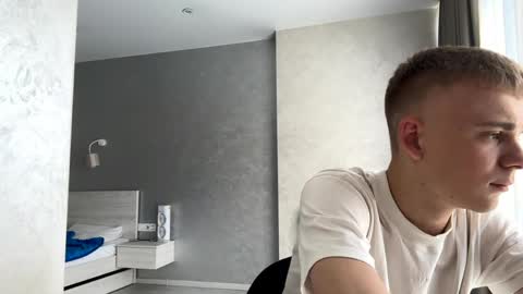 Snapshot of solofury chatting on May 3, 2026, 8:42 am Jett online show from May 3, 2026, 8:42 am