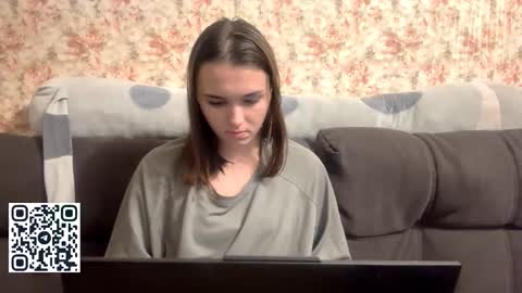 Snapshot of somerfrieler chatting on November 3, 2025, 7:59 pm Hello My name is Jane im new model here and little but shy but curious. online show from November 3, 2025, 7:59 pm