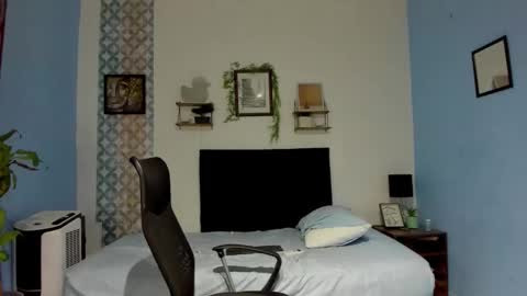 son_hades online show from February 1, 2026, 8:51 pm