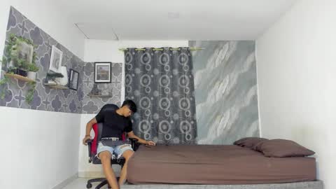 son_hades online show from February 22, 2026, 4:02 am