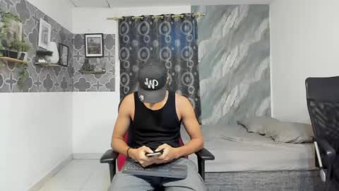 son_hades online show from May 14, 2026, 5:09 pm