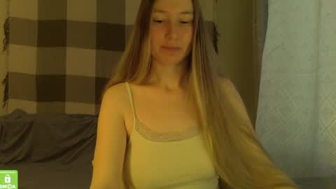 Snapshot of song_to_the_siren chatting on December 16, 2024, 10:08 am Mary online show from December 16, 2024, 10:08 am