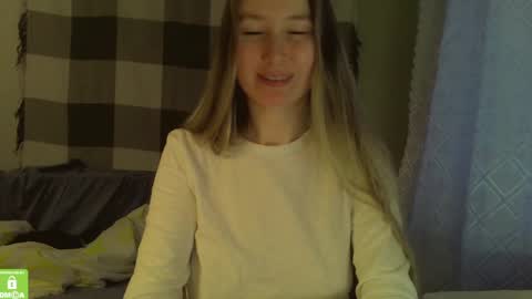 Snapshot of song_to_the_siren chatting on December 23, 2024, 10:10 am Mary online show from December 23, 2024, 10:10 am