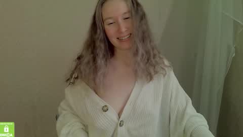 Snapshot of song_to_the_siren chatting on September 13, 2025, 10:37 am Mary online show from September 13, 2025, 10:37 am