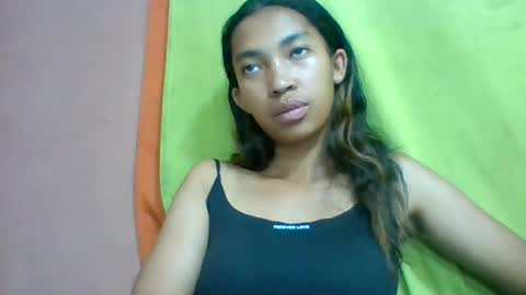 sonia4000 online show from July 22, 2026, 2:42 pm