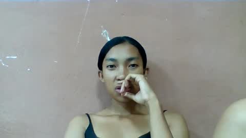 sonia4000 online show from July 28, 2026, 12:59 pm