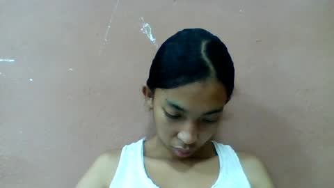 sonia4000 online show from July 28, 2026, 2:24 pm