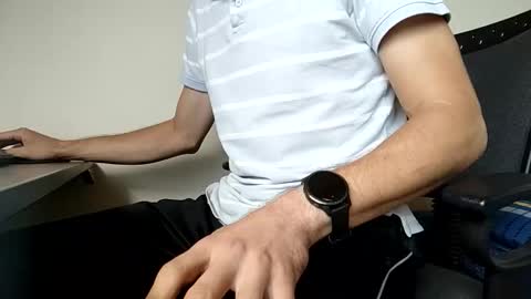 sonicegay online show from September 17, 2025, 10:28 am