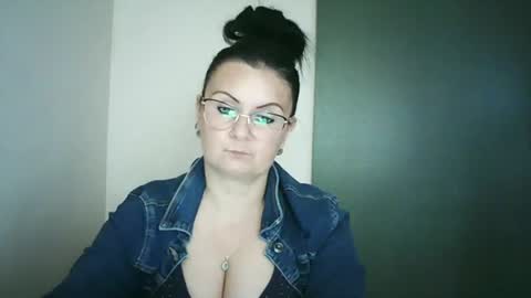 Sonja online show from July 28, 2026, 12:48 pm
