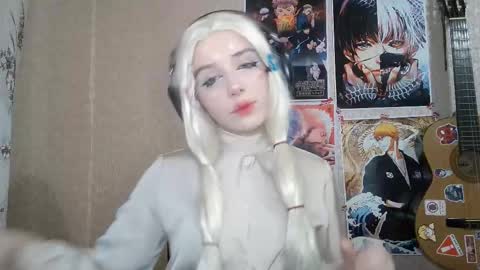 Mila online show from March 18, 2026, 4:32 pm