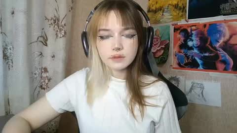Mila online show from May 28, 2026, 3:20 pm