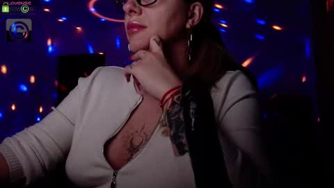 Snapshot of sonyadevon chatting on March 3, 2025, 6:22 pm Sonia online show from March 3, 2025, 6:22 pm