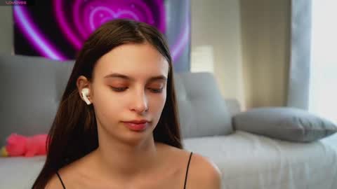 Eva 3 online show from March 7, 2025, 8:56 am