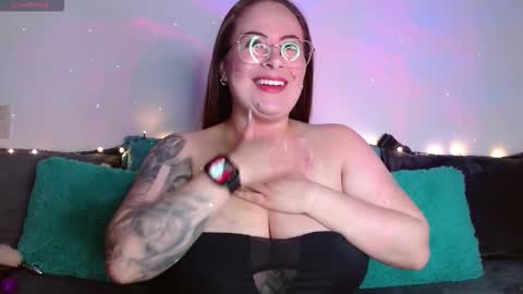 soofy online show from December 2, 2025, 2:17 am