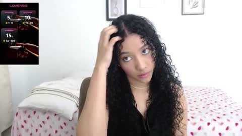 Snapshot of sophi_baby chatting on September 18, 2025, 7:10 am Sophi baby online show from September 18, 2025, 7:10 am