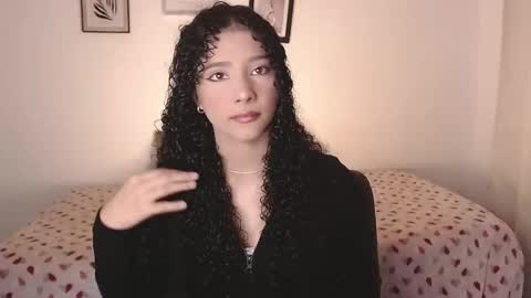 Snapshot of sophi_baby chatting on October 10, 2025, 2:32 am Sophi baby online show from October 10, 2025, 2:32 am