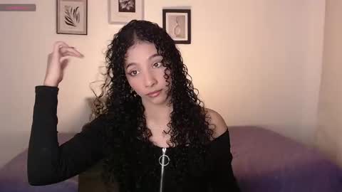 Snapshot of sophi_baby chatting on October 13, 2025, 3:28 am Sophi baby online show from October 13, 2025, 3:28 am