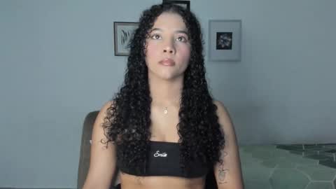 Snapshot of sophi_baby chatting on February 16, 2026, 12:40 am Sophi baby online show from February 16, 2026, 12:40 am