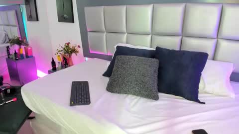 Snapshot of sophi_leone_ chatting on February 3, 2026, 12:43 pm sophi Leone online show from February 3, 2026, 12:43 pm