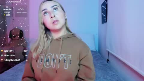 Snapshot of sophi_moreno chatting on January 13, 2025, 4:07 am Sofi online show from January 13, 2025, 4:07 am