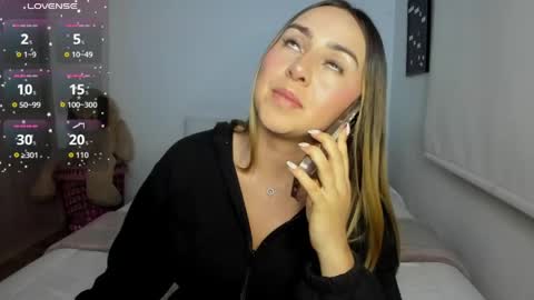 Snapshot of sophi_moreno chatting on April 21, 2026, 1:42 am Sofi online show from April 21, 2026, 1:42 am
