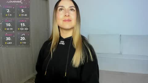 Snapshot of sophi_moreno chatting on April 23, 2026, 12:45 am Sofi online show from April 23, 2026, 12:45 am