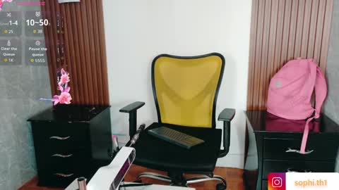 Snapshot of sophi_thaylorr chatting on September 19, 2025, 1:12 pm Sophi Thaylorr online show from September 19, 2025, 1:12 pm