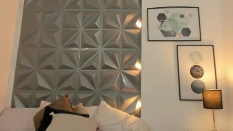 Sophia online show from April 23, 2026, 1:13 pm