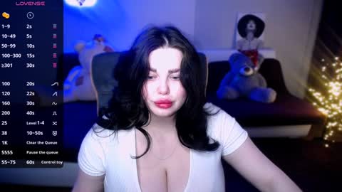 sophia__olsen online show from January 7, 2025, 6:27 am