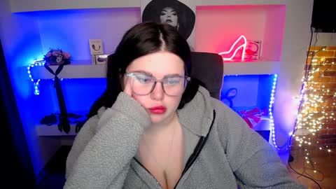 sophia__olsen online show from January 14, 2025, 6:34 am