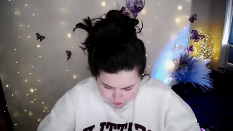 sophia__olsen online show from February 4, 2026, 7:03 am