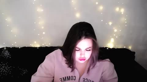 sophia__olsen online show from March 14, 2026, 6:19 am