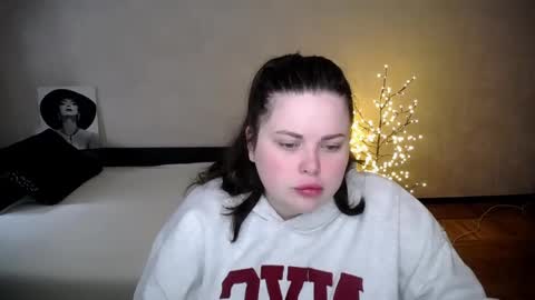 sophia__olsen online show from April 18, 2026, 5:44 am