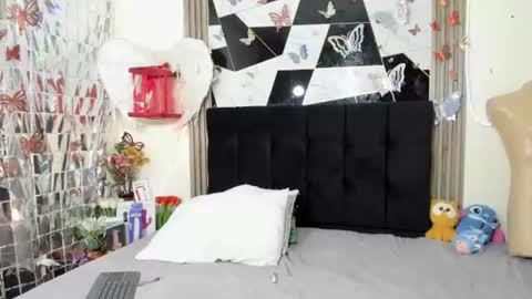 Sophia online show from June 14, 2026, 3:19 am