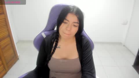 Sara Sophia online show from September 18, 2025, 8:00 pm