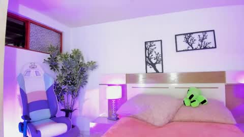 sophia_duarte_ online show from May 25, 2026, 11:49 am