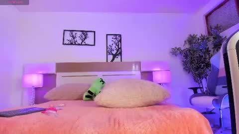sophia_duarte_ online show from July 6, 2026, 3:03 pm