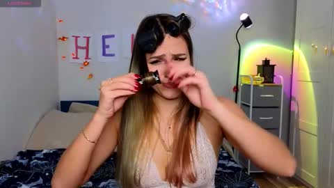 Sophia online show from November 11, 2025, 6:02 am