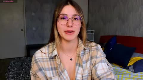 Snapshot of sophia_euphoria chatting on April 22, 2026, 10:06 am Sophia online show from April 22, 2026, 10:06 am