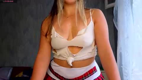 Snapshot of sophia_euphoria chatting on July 20, 2026, 9:12 am Sophia online show from July 20, 2026, 9:12 am