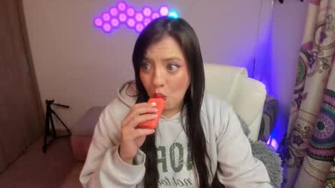 sophia_grants online show from January 7, 2026, 2:03 am