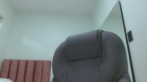 Sophia  online show from May 11, 2026, 8:39 pm